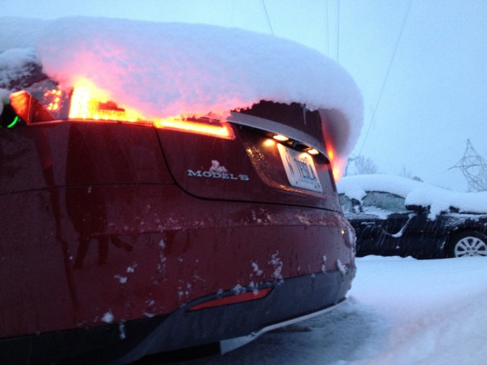 Tesla в снегу