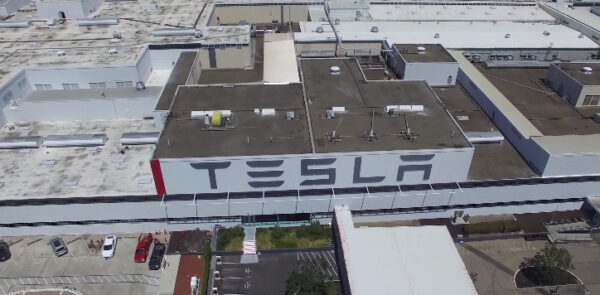 Завод Tesla во Фримонте